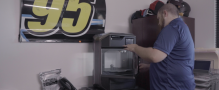 NASCAR Cup Series Team Leavine Family Racing wykorzystuje drukarki MakerBot 3D do produkcji części do samochodów wyścigowych.